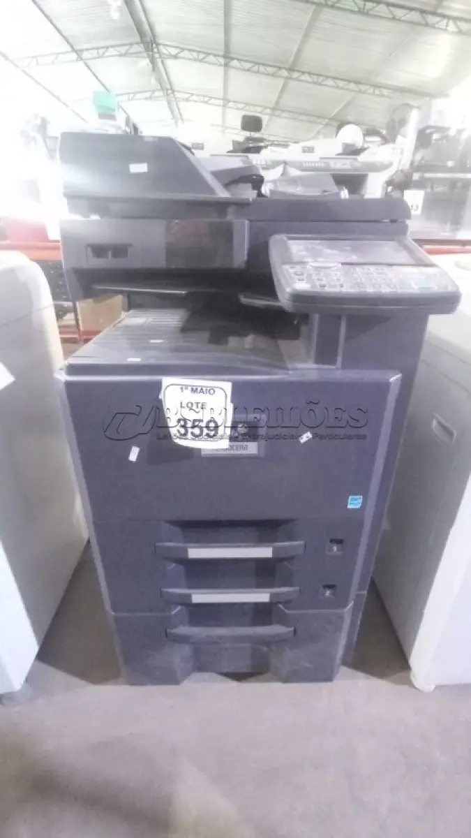 LOTE 359 - 01 COPIADORA TASKALFA 2551CI 110V MARCA KYOCERA. (NO ESTADO) ATENÇÃO! FAZER A VISITAÇÃO ANTES DE ARREMATAR, NÃO SABEMOS SE FUNCIONA, LEILÃO NÃO TEM GARANTIA E NEM DEVOLUÇÃO, SUJEITO A POSSÍVEIS AVARIAS VISÍVEIS/OCULTAS E/OU AUSÊNCIA DE COMPONENTES.