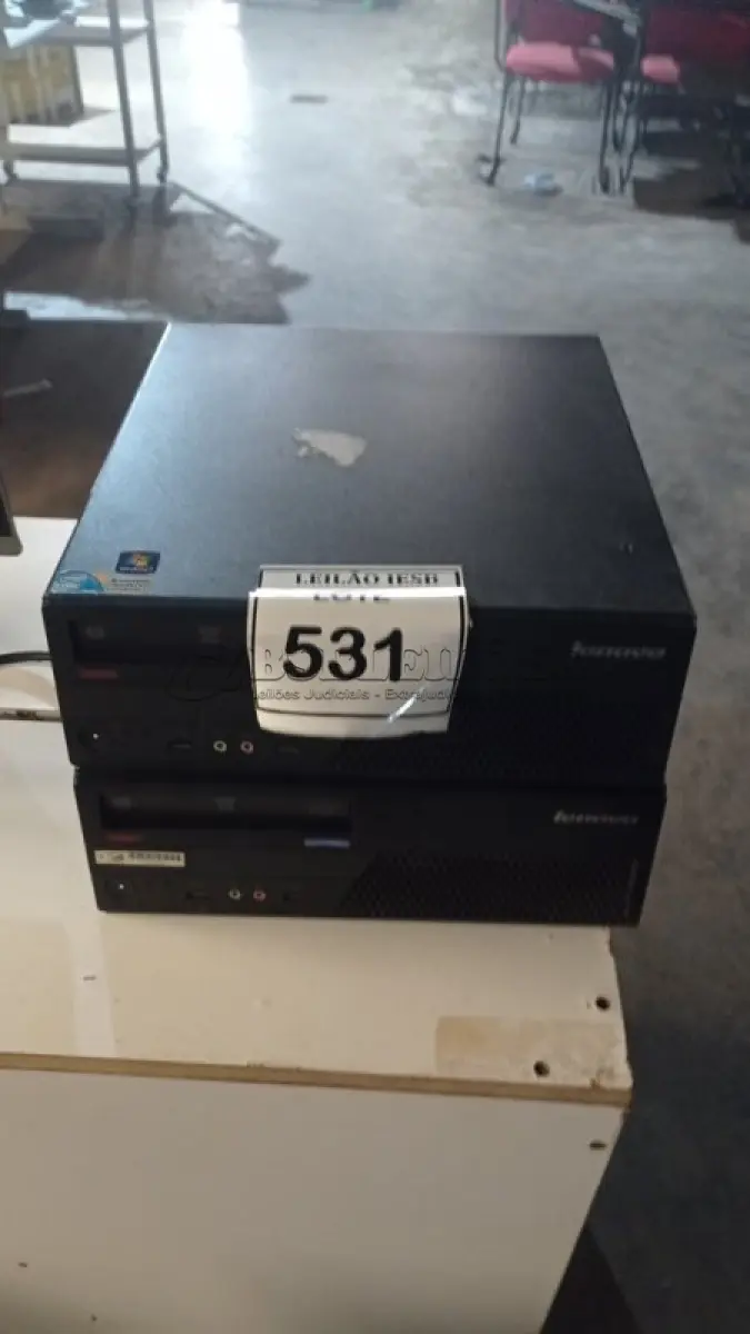 LOTE 531 - 02 CPUS LENOVO. (NO ESTADO) ATENÇÃO! FAZER A VISITAÇÃO ANTES DE ARREMATAR, NÃO SABEMOS SE FUNCIONA, LEILÃO NÃO TEM GARANTIA E NEM DEVOLUÇÃO, SUJEITO A POSSÍVEIS AVARIAS VISÍVEIS/OCULTAS E/OU AUSÊNCIA DE COMPONENTES.