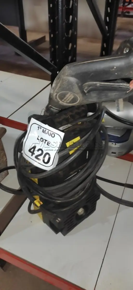 LOTE 420 - 01 LAVADORA DE ALTA PRESSÃO 220V MARCA TEKNA. (NO ESTADO) ATENÇÃO! FAZER A VISITAÇÃO ANTES DE ARREMATAR, NÃO SABEMOS SE FUNCIONA, LEILÃO NÃO TEM GARANTIA E NEM DEVOLUÇÃO, SUJEITO A POSSÍVEIS AVARIAS VISÍVEIS/OCULTAS E/OU AUSÊNCIA DE COMPONENTES.