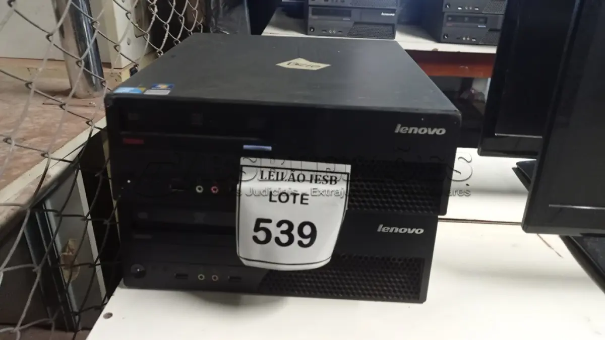LOTE 539 - 02 CPUS LENOVO. (NO ESTADO) ATENÇÃO! FAZER A VISITAÇÃO ANTES DE ARREMATAR, NÃO SABEMOS SE FUNCIONA, LEILÃO NÃO TEM GARANTIA E NEM DEVOLUÇÃO, SUJEITO A POSSÍVEIS AVARIAS VISÍVEIS/OCULTAS E/OU AUSÊNCIA DE COMPONENTES.