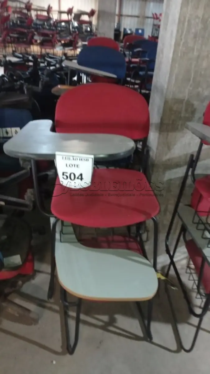 LOTE 504 - 14 CADEIRAS UNIVERSITÁRIAS. (NO ESTADO) ATENÇÃO! FAZER A VISITAÇÃO ANTES DE ARREMATAR, NÃO SABEMOS SE FUNCIONA, LEILÃO NÃO TEM GARANTIA E NEM DEVOLUÇÃO, SUJEITO A POSSÍVEIS AVARIAS VISÍVEIS/OCULTAS E/OU AUSÊNCIA DE COMPONENTES.