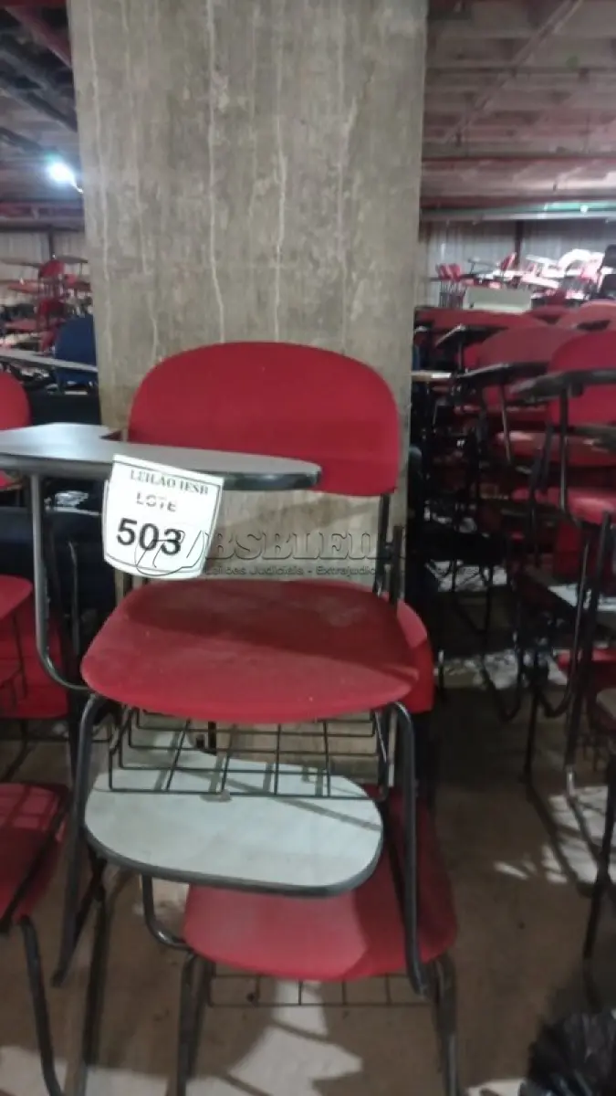 LOTE 503 - 12 CADEIRAS UNIVERSITÁRIAS. (NO ESTADO) ATENÇÃO! FAZER A VISITAÇÃO ANTES DE ARREMATAR, NÃO SABEMOS SE FUNCIONA, LEILÃO NÃO TEM GARANTIA E NEM DEVOLUÇÃO, SUJEITO A POSSÍVEIS AVARIAS VISÍVEIS/OCULTAS E/OU AUSÊNCIA DE COMPONENTES.