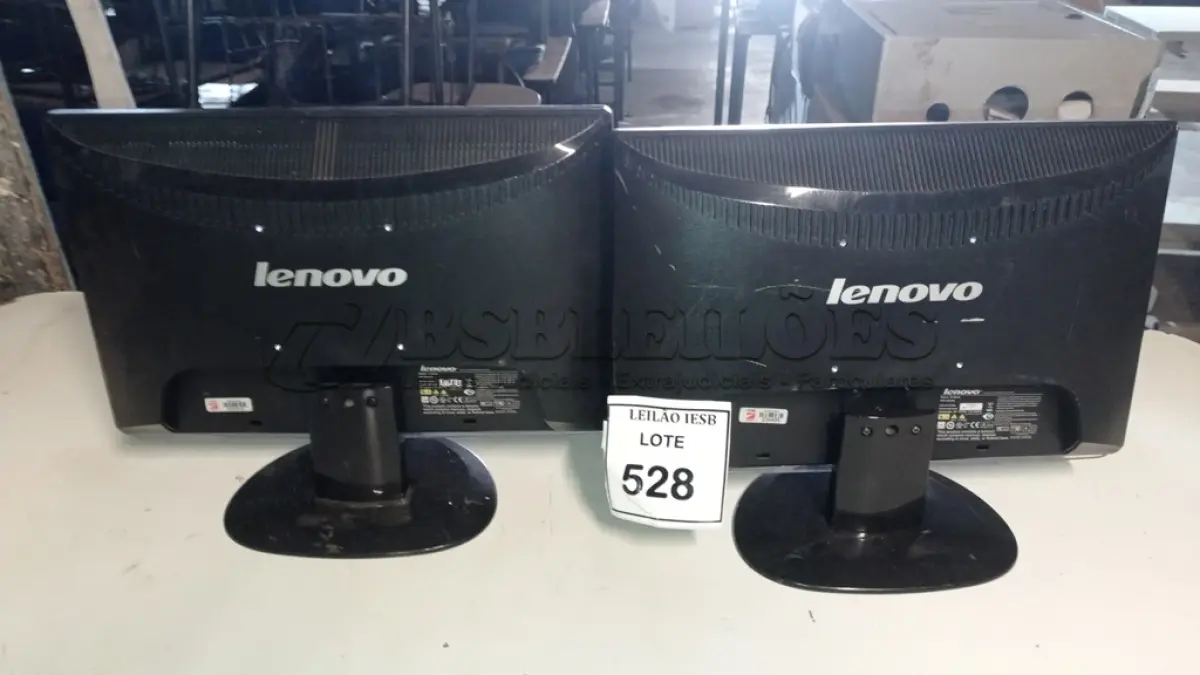 LOTE 528 - 02 MONITORES LENOVO. (NO ESTADO) ATENÇÃO! FAZER A VISITAÇÃO ANTES DE ARREMATAR, NÃO SABEMOS SE FUNCIONA, LEILÃO NÃO TEM GARANTIA E NEM DEVOLUÇÃO, SUJEITO A POSSÍVEIS AVARIAS VISÍVEIS/OCULTAS E/OU AUSÊNCIA DE COMPONENTES.