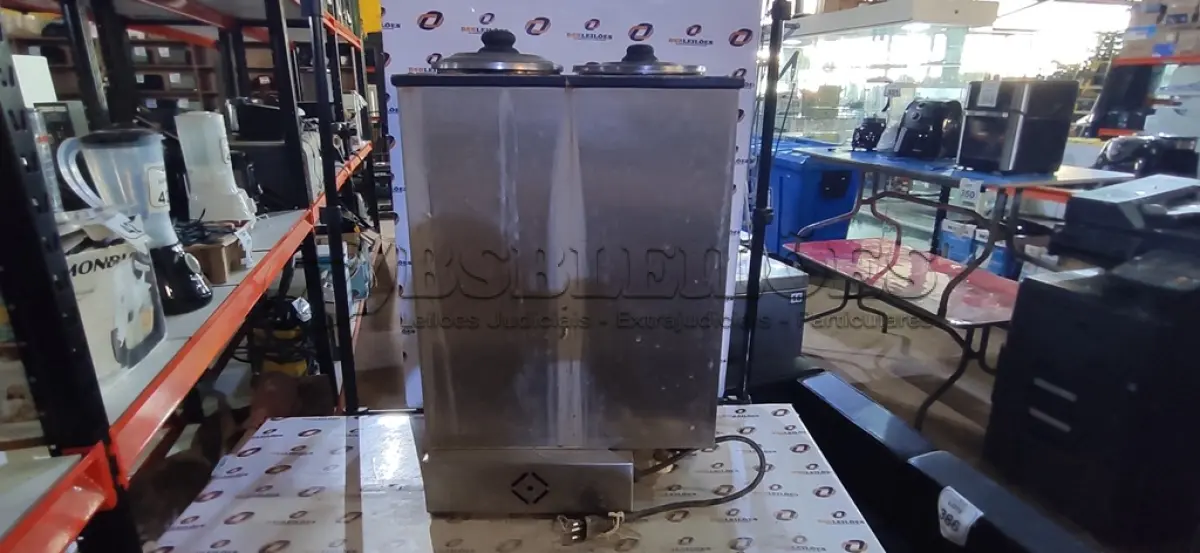 LOTE 432 - 01 CAFETEIRA INDUSTRIAL EM INOX. (NO ESTADO) ATENÇÃO! FAZER A VISITAÇÃO ANTES DE ARREMATAR, NÃO SABEMOS SE FUNCIONA, LEILÃO NÃO TEM GARANTIA E NEM DEVOLUÇÃO, SUJEITO A POSSÍVEIS AVARIAS VISÍVEIS/OCULTAS E/OU AUSÊNCIA DE COMPONENTES.