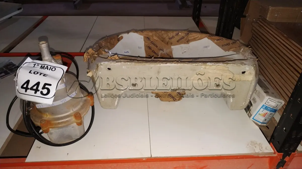 LOTE 445 - 01 BOMBA SUBMERSA E 01 PIA MARCA DECA. (NO ESTADO) ATENÇÃO! FAZER A VISITAÇÃO ANTES DE ARREMATAR, NÃO SABEMOS SE FUNCIONA, LEILÃO NÃO TEM GARANTIA E NEM DEVOLUÇÃO, SUJEITO A POSSÍVEIS AVARIAS VISÍVEIS/OCULTAS E/OU AUSÊNCIA DE COMPONENTES.