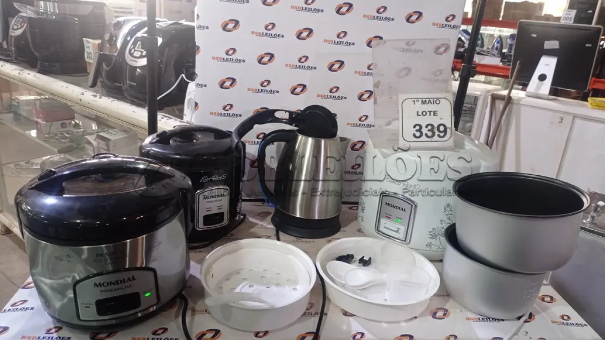 LOTE 339 - 01 CHALEIRA ELÉTRICA E 03 PANELAS ELÉTRICAS 220V MARCA MONDIAL. (NO ESTADO) ATENÇÃO! FAZER A VISITAÇÃO ANTES DE ARREMATAR, NÃO SABEMOS SE FUNCIONA, LEILÃO NÃO TEM GARANTIA E NEM DEVOLUÇÃO, SUJEITO A POSSÍVEIS AVARIAS VISÍVEIS/OCULTAS E/OU AUSÊNCIA DE COMPONENTES.