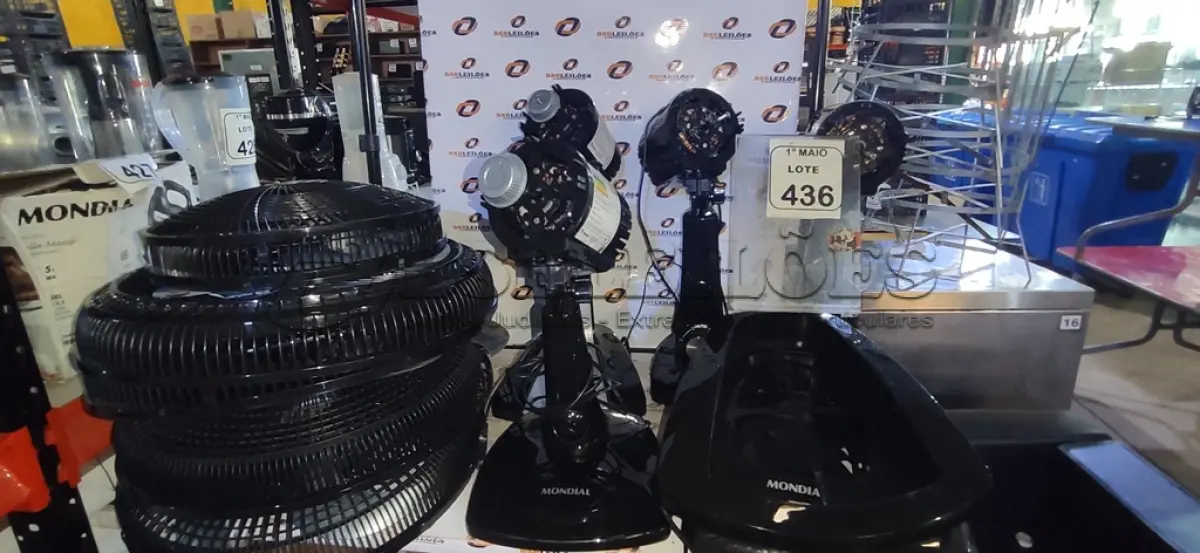 LOTE 436 - 04 VENTILADORES 220V MARCA MONDIAL DESMONTADOS. (NO ESTADO) ATENÇÃO! FAZER A VISITAÇÃO ANTES DE ARREMATAR, NÃO SABEMOS SE FUNCIONA, LEILÃO NÃO TEM GARANTIA E NEM DEVOLUÇÃO, SUJEITO A POSSÍVEIS AVARIAS VISÍVEIS/OCULTAS E/OU AUSÊNCIA DE COMPONENTES.