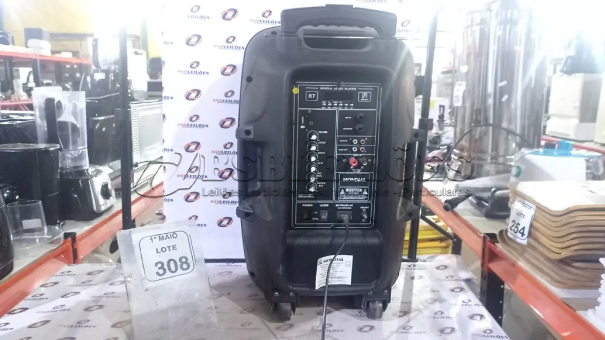LOTE 308 - 01 CAIXA DE SOM MODELO 500W RMS MARCA MONDIAL. (NO ESTADO) ATENÇÃO! FAZER A VISITAÇÃO ANTES DE ARREMATAR, NÃO SABEMOS SE FUNCIONA, LEILÃO NÃO TEM GARANTIA E NEM DEVOLUÇÃO, SUJEITO A POSSÍVEIS AVARIAS VISÍVEIS/OCULTAS E/OU AUSÊNCIA DE COMPONENTES.