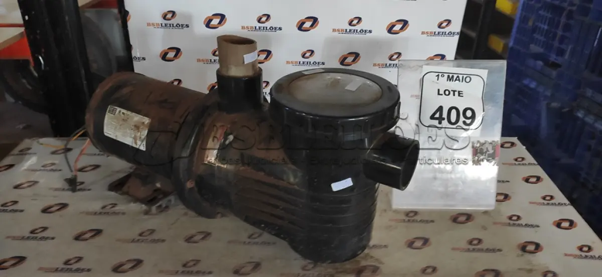 LOTE 409 - 01 BOMBA DE PISCINA MARCA DANCOR. (NO ESTADO) ATENÇÃO! FAZER A VISITAÇÃO ANTES DE ARREMATAR, NÃO SABEMOS SE FUNCIONA, LEILÃO NÃO TEM GARANTIA E NEM DEVOLUÇÃO, SUJEITO A POSSÍVEIS AVARIAS VISÍVEIS/OCULTAS E/OU AUSÊNCIA DE COMPONENTES.