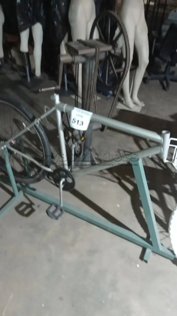 LOTE 513 - 02 ESCULTURAS. (NO ESTADO) ATENÇÃO! FAZER A VISITAÇÃO ANTES DE ARREMATAR, NÃO SABEMOS SE FUNCIONA, LEILÃO NÃO TEM GARANTIA E NEM DEVOLUÇÃO, SUJEITO A POSSÍVEIS AVARIAS VISÍVEIS/OCULTAS E/OU AUSÊNCIA DE COMPONENTES.