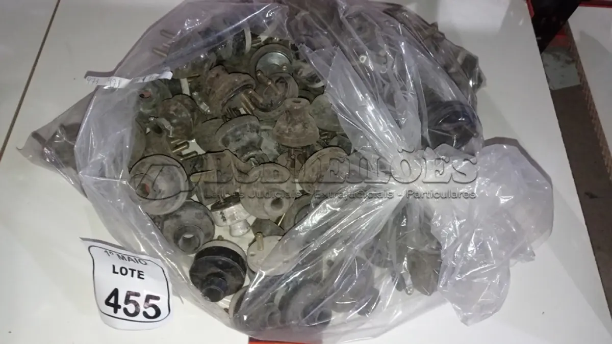 LOTE 455 - 01 SACOLA COM GRANDE QUANTIDADE DE PLUGUES ELÉTRICOS INDUSTRIAIS DE ALTA CAPACIDADE. (NO ESTADO) ATENÇÃO! FAZER A VISITAÇÃO ANTES DE ARREMATAR, NÃO SABEMOS SE FUNCIONA, LEILÃO NÃO TEM GARANTIA E NEM DEVOLUÇÃO, SUJEITO A POSSÍVEIS AVARIAS VISÍVEIS/OCULTAS E/OU AUSÊNCIA DE COMPONENTES.