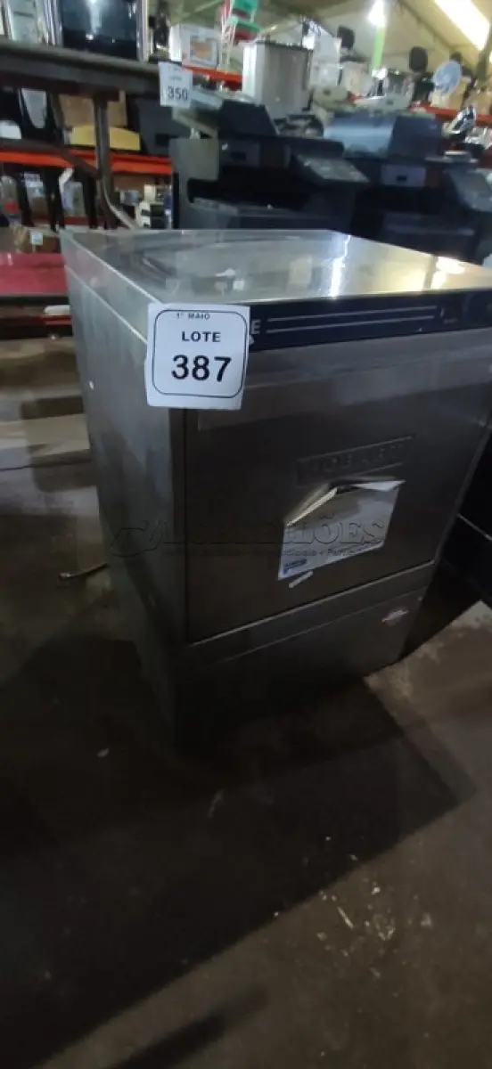 LOTE 387 - 01 LAVA LOUÇA MODELO FE30E HOBART. (NO ESTADO) ATENÇÃO! FAZER A VISITAÇÃO ANTES DE ARREMATAR, NÃO SABEMOS SE FUNCIONA, LEILÃO NÃO TEM GARANTIA E NEM DEVOLUÇÃO, SUJEITO A POSSÍVEIS AVARIAS VISÍVEIS/OCULTAS E/OU AUSÊNCIA DE COMPONENTES.