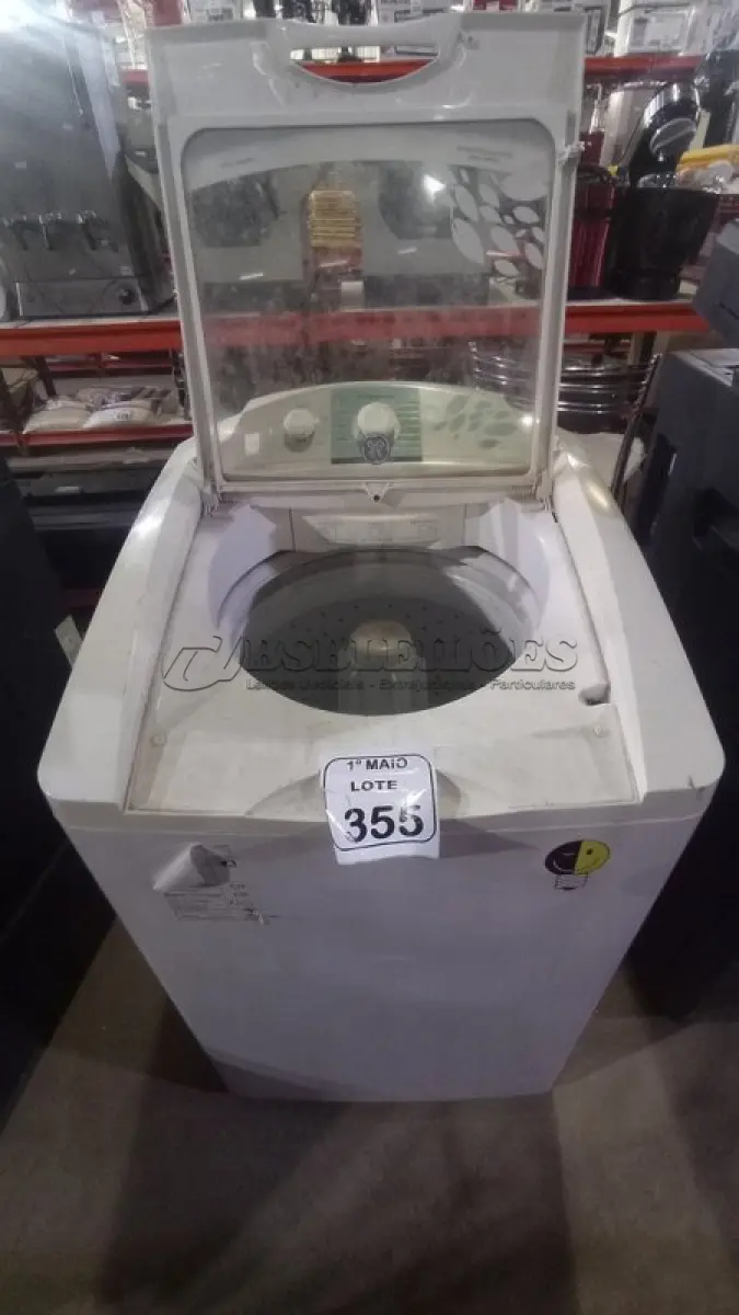 LOTE 355 - 01 MÁQUINA DE LAVAR 10KG 220V MARCA GE. (NO ESTADO) ATENÇÃO! FAZER A VISITAÇÃO ANTES DE ARREMATAR, NÃO SABEMOS SE FUNCIONA, LEILÃO NÃO TEM GARANTIA E NEM DEVOLUÇÃO, SUJEITO A POSSÍVEIS AVARIAS VISÍVEIS/OCULTAS E/OU AUSÊNCIA DE COMPONENTES.