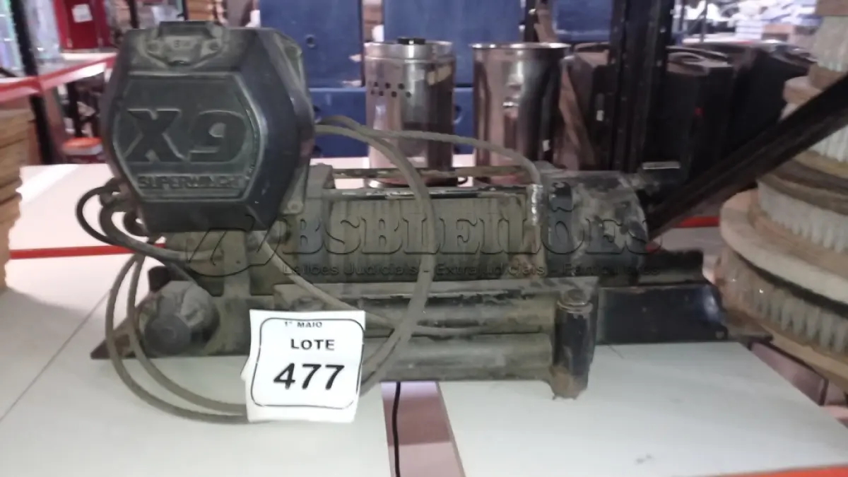 LOTE 477 - 01 GUINCHO ELÉTRICO MODELO X9 MARCA SUPERWINCH. (NO ESTADO) ATENÇÃO! FAZER A VISITAÇÃO ANTES DE ARREMATAR, NÃO SABEMOS SE FUNCIONA, LEILÃO NÃO TEM GARANTIA E NEM DEVOLUÇÃO, SUJEITO A POSSÍVEIS AVARIAS VISÍVEIS/OCULTAS E/OU AUSÊNCIA DE COMPONENTES.