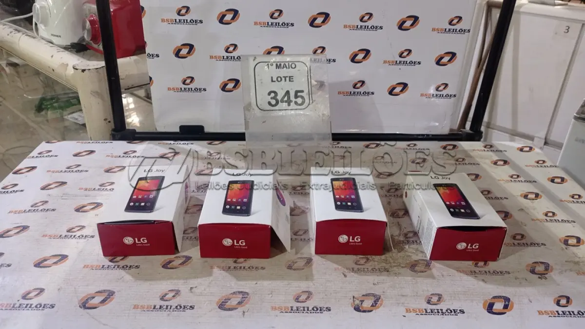 LOTE 345 - 04 CELULARES MODELO JOY SEM CARREGADORES MARCA LG. (NO ESTADO) ATENÇÃO! FAZER A VISITAÇÃO ANTES DE ARREMATAR, NÃO SABEMOS SE FUNCIONA, LEILÃO NÃO TEM GARANTIA E NEM DEVOLUÇÃO, SUJEITO A POSSÍVEIS AVARIAS VISÍVEIS/OCULTAS E/OU AUSÊNCIA DE COMPONENTES.