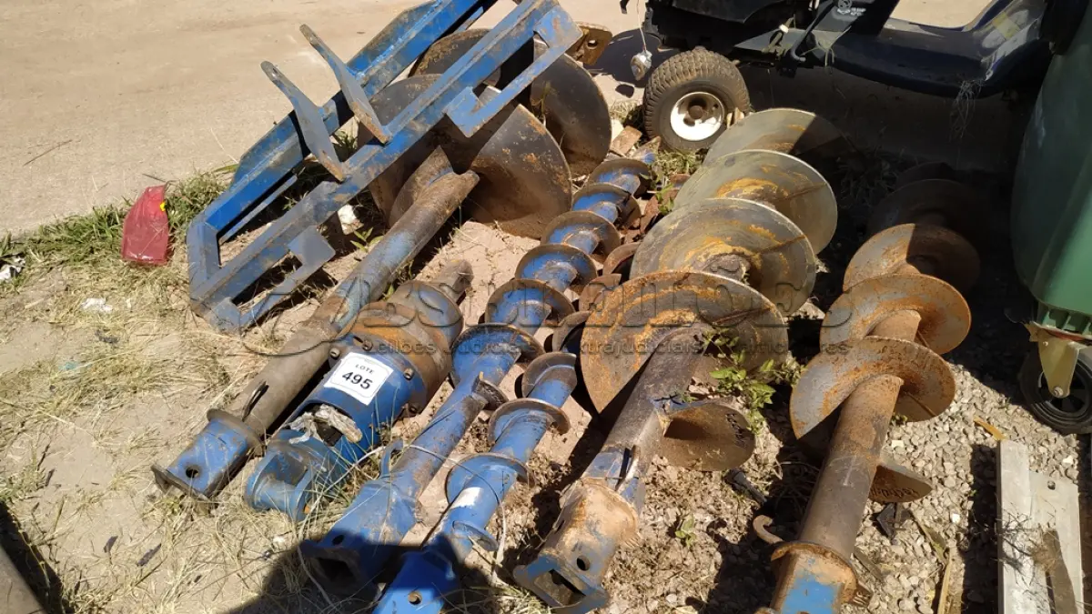 LOTE 495 - 01 PERFURATRIZ COMPLETA (PLACA DE FIXAÇÃO + ROTOR 311 TECDRILL + 05 BROCAS NAVALHADAS. NO ESTADO) ATENÇÃO! FAZER A VISITAÇÃO ANTES DE ARREMATAR, NÃO SABEMOS SE FUNCIONA, LEILÃO NÃO TEM GARANTIA E NEM DEVOLUÇÃO, SUJEITO A POSSÍVEIS AVARIAS VISÍVEIS/OCULTAS E/OU AUSÊNCIA DE COMPONENTES.