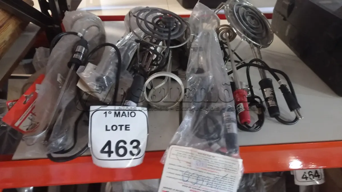 LOTE 463 - 01 LOTE COM VÁRIOS EBULIDORES E FOGAREIROS ELÉTRICO DE MARCAS E MODELOS DIVERSOS. (NO ESTADO) ATENÇÃO! FAZER A VISITAÇÃO ANTES DE ARREMATAR, NÃO SABEMOS SE FUNCIONA, LEILÃO NÃO TEM GARANTIA E NEM DEVOLUÇÃO, SUJEITO A POSSÍVEIS AVARIAS VISÍVEIS/OCULTAS E/OU AUSÊNCIA DE COMPONENTES.