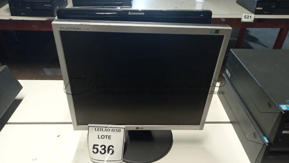 LOTE 536 - 01 MONITOR LG E 01 MONITOR LENOVO. (NO ESTADO) ATENÇÃO! FAZER A VISITAÇÃO ANTES DE ARREMATAR, NÃO SABEMOS SE FUNCIONA, LEILÃO NÃO TEM GARANTIA E NEM DEVOLUÇÃO, SUJEITO A POSSÍVEIS AVARIAS VISÍVEIS/OCULTAS E/OU AUSÊNCIA DE COMPONENTES.
