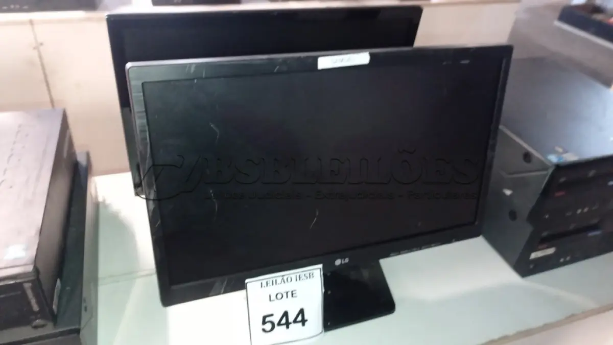 LOTE 544 - 01 MONITOR LENOVO E 01 MONITOR LG. (NO ESTADO) ATENÇÃO! FAZER A VISITAÇÃO ANTES DE ARREMATAR, NÃO SABEMOS SE FUNCIONA, LEILÃO NÃO TEM GARANTIA E NEM DEVOLUÇÃO, SUJEITO A POSSÍVEIS AVARIAS VISÍVEIS/OCULTAS E/OU AUSÊNCIA DE COMPONENTES.