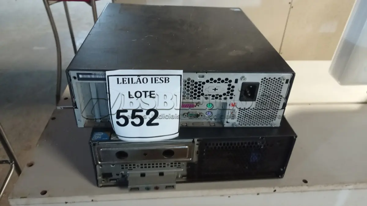 LOTE 552 - 02 CPUS LENOVO. (NO ESTADO) ATENÇÃO! FAZER A VISITAÇÃO ANTES DE ARREMATAR, NÃO SABEMOS SE FUNCIONA, LEILÃO NÃO TEM GARANTIA E NEM DEVOLUÇÃO, SUJEITO A POSSÍVEIS AVARIAS VISÍVEIS/OCULTAS E/OU AUSÊNCIA DE COMPONENTES.