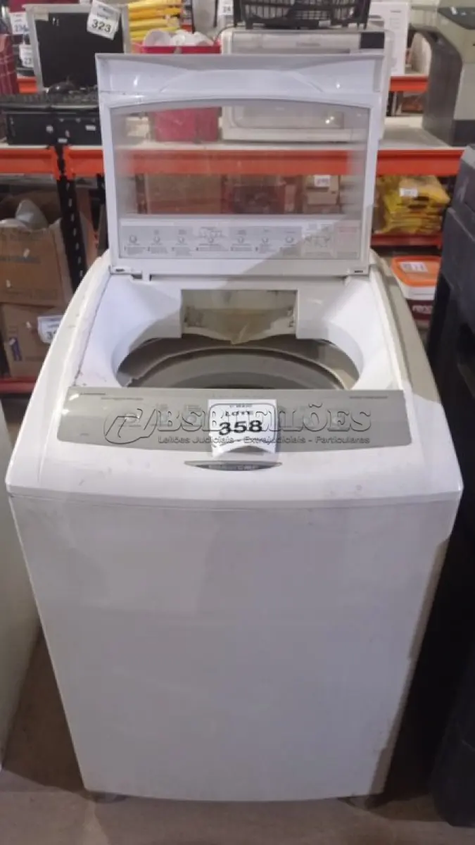 LOTE 358 - 01 MÁQUINA DE LAVAR 220V MARCA BRASTEMP. (NO ESTADO) ATENÇÃO! FAZER A VISITAÇÃO ANTES DE ARREMATAR, NÃO SABEMOS SE FUNCIONA, LEILÃO NÃO TEM GARANTIA E NEM DEVOLUÇÃO, SUJEITO A POSSÍVEIS AVARIAS VISÍVEIS/OCULTAS E/OU AUSÊNCIA DE COMPONENTES.