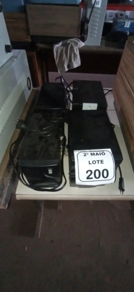 LOTE 200 - 04 ESTABILIZADORES DE MARCAS E MODELOS DIVERSOS. (NO ESTADO) ATENÇÃO! FAZER A VISITAÇÃO ANTES DE ARREMATAR, NÃO SABEMOS SE FUNCIONA, LEILÃO NÃO TEM GARANTIA E NEM DEVOLUÇÃO, SUJEITO A POSSÍVEIS AVARIAS VISÍVEIS/OCULTAS E/OU AUSÊNCIA DE COMPONENTES.