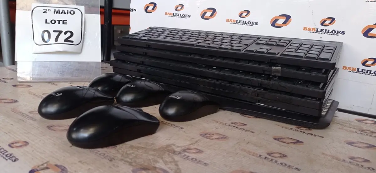 LOTE 072 - 06 TECLADOS E 05 MOUSES SEM FIO MARCA GENIUS. (NO ESTADO) ATENÇÃO! FAZER A VISITAÇÃO ANTES DE ARREMATAR, NÃO SABEMOS SE FUNCIONA, LEILÃO NÃO TEM GARANTIA E NEM DEVOLUÇÃO, SUJEITO A POSSÍVEIS AVARIAS VISÍVEIS/OCULTAS E/OU AUSÊNCIA DE COMPONENTES.