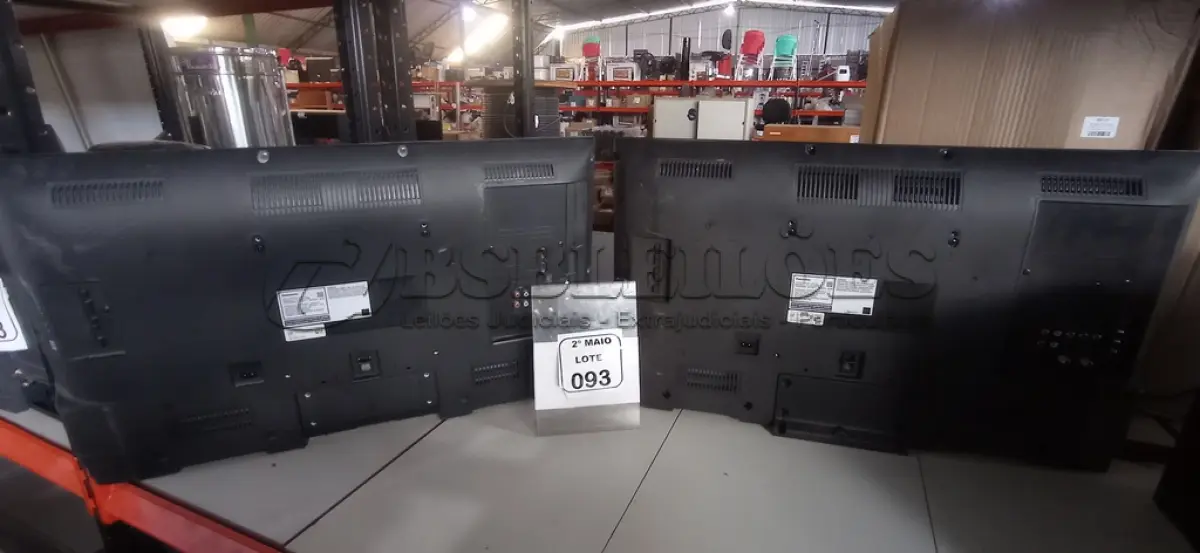 LOTE 093 - 02 TVS LCD 32’’ MARCA PANASONIC. (NO ESTADO) ATENÇÃO! FAZER A VISITAÇÃO ANTES DE ARREMATAR, NÃO SABEMOS SE FUNCIONA, LEILÃO NÃO TEM GARANTIA E NEM DEVOLUÇÃO, SUJEITO A POSSÍVEIS AVARIAS VISÍVEIS/OCULTAS E/OU AUSÊNCIA DE COMPONENTES.