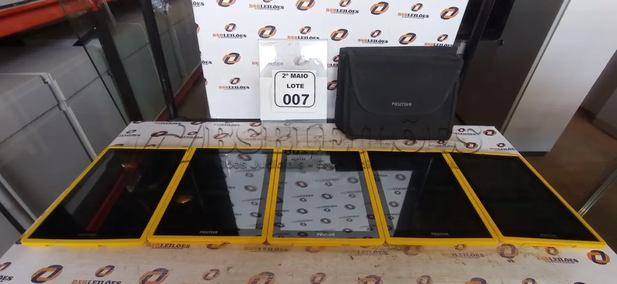 LOTE 007 - 05 TABLETS MARCA POSITIVO. (NO ESTADO) ATENÇÃO! FAZER A VISITAÇÃO ANTES DE ARREMATAR, NÃO SABEMOS SE FUNCIONA, LEILÃO NÃO TEM GARANTIA E NEM DEVOLUÇÃO, SUJEITO A POSSÍVEIS AVARIAS VISÍVEIS/OCULTAS E/OU AUSÊNCIA DE COMPONENTES.