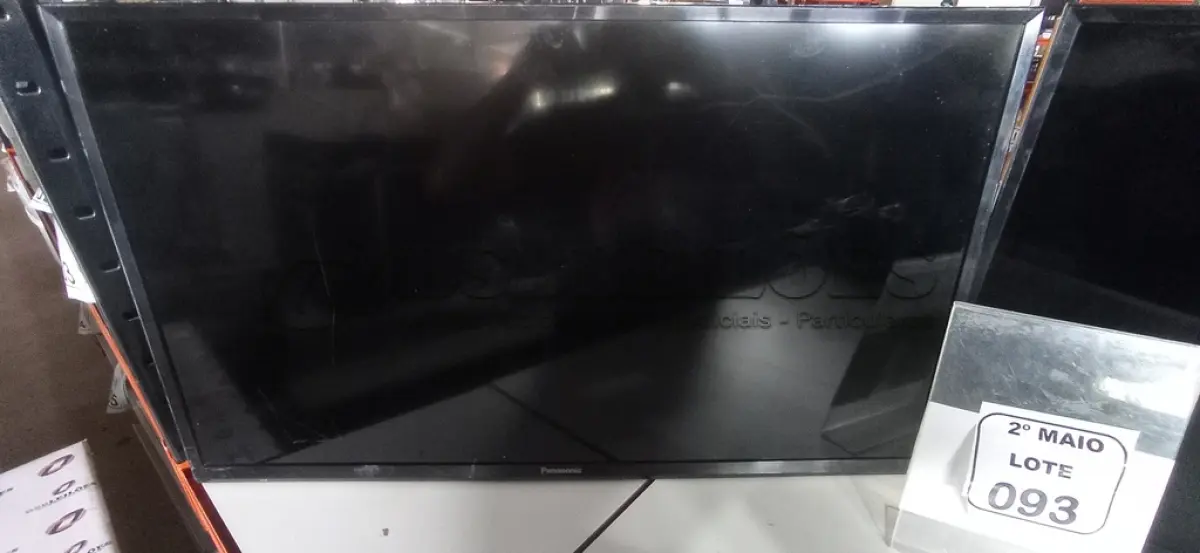 LOTE 093 - 02 TVS LCD 32’’ MARCA PANASONIC. (NO ESTADO) ATENÇÃO! FAZER A VISITAÇÃO ANTES DE ARREMATAR, NÃO SABEMOS SE FUNCIONA, LEILÃO NÃO TEM GARANTIA E NEM DEVOLUÇÃO, SUJEITO A POSSÍVEIS AVARIAS VISÍVEIS/OCULTAS E/OU AUSÊNCIA DE COMPONENTES.