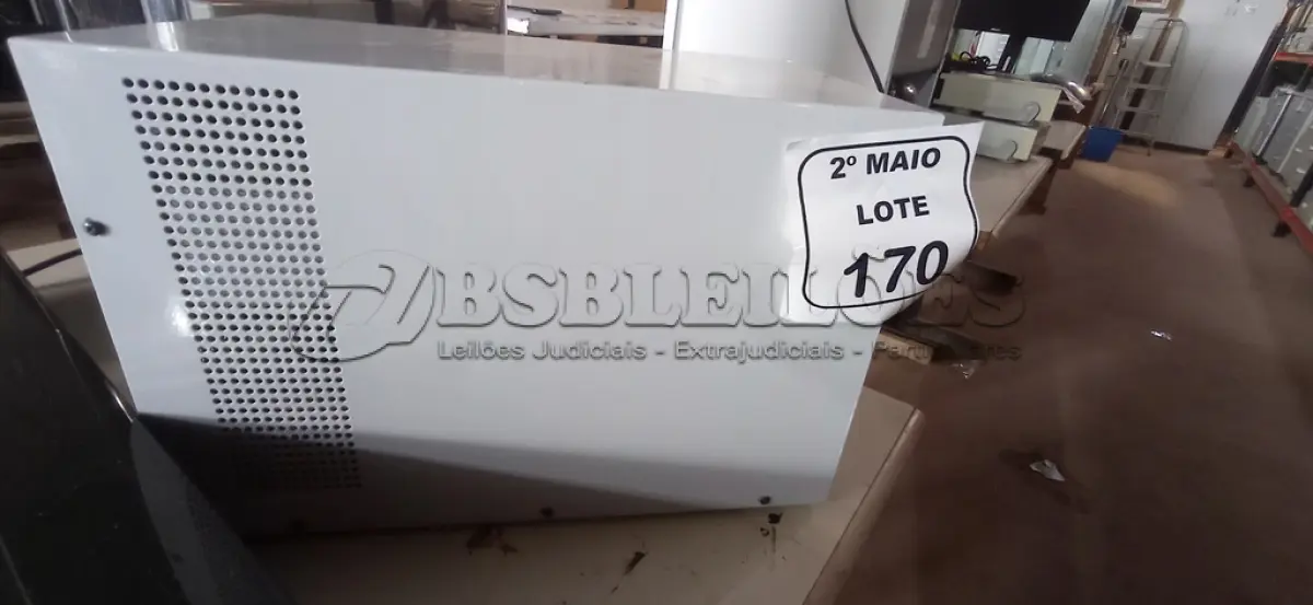 LOTE 170 - 01 NOBREAK 2.0 KVA MARCA CORPORATE. (NO ESTADO) ATENÇÃO! FAZER A VISITAÇÃO ANTES DE ARREMATAR, NÃO SABEMOS SE FUNCIONA, LEILÃO NÃO TEM GARANTIA E NEM DEVOLUÇÃO, SUJEITO A POSSÍVEIS AVARIAS VISÍVEIS/OCULTAS E/OU AUSÊNCIA DE COMPONENTES.