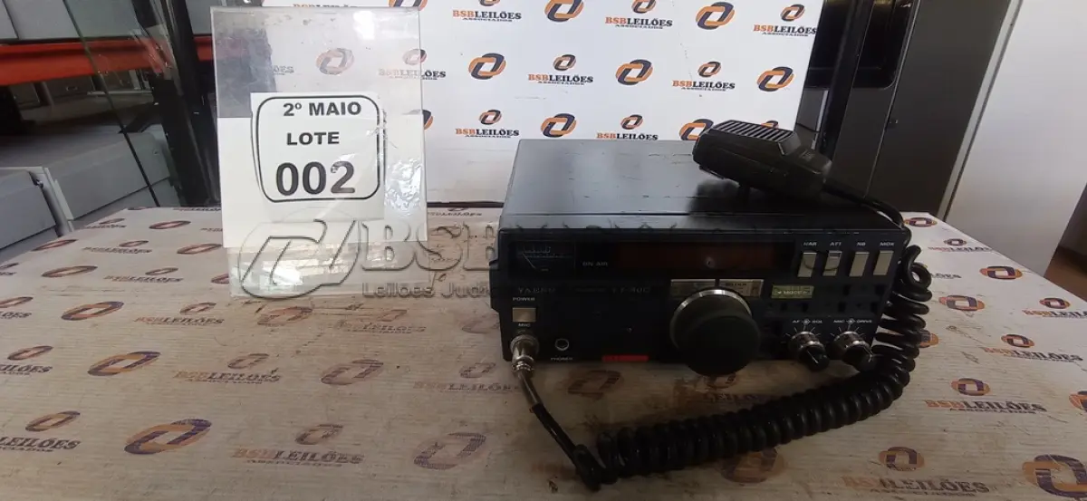 LOTE 002 - 01 RÁDIO TRANSCEPTOR HF MODELO FT-80C MARCA YAESU. (NO ESTADO) ATENÇÃO! FAZER A VISITAÇÃO ANTES DE ARREMATAR, NÃO SABEMOS SE FUNCIONA, LEILÃO NÃO TEM GARANTIA E NEM DEVOLUÇÃO, SUJEITO A POSSÍVEIS AVARIAS VISÍVEIS/OCULTAS E/OU AUSÊNCIA DE COMPONENTES.