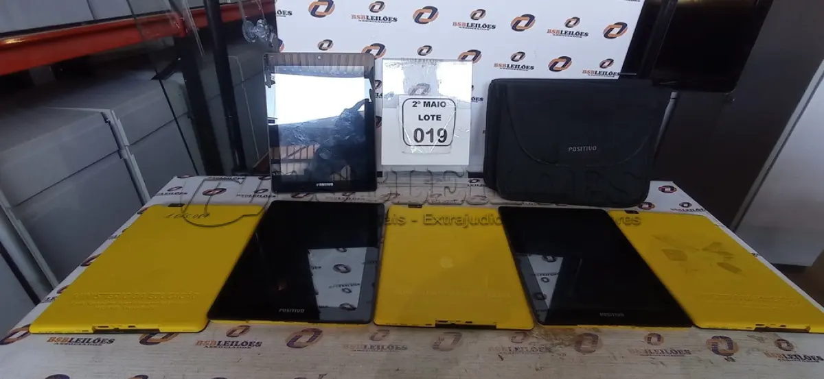 LOTE 019 - 06 TABLETS MARCA POSITIVO. (NO ESTADO) ATENÇÃO! FAZER A VISITAÇÃO ANTES DE ARREMATAR, NÃO SABEMOS SE FUNCIONA, LEILÃO NÃO TEM GARANTIA E NEM DEVOLUÇÃO, SUJEITO A POSSÍVEIS AVARIAS VISÍVEIS/OCULTAS E/OU AUSÊNCIA DE COMPONENTES.