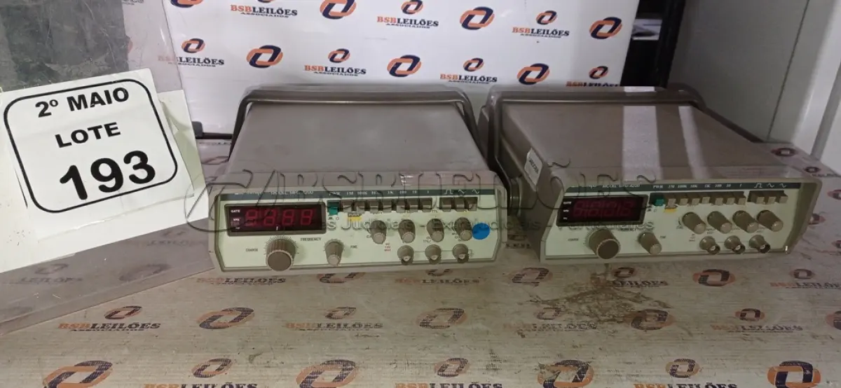 LOTE 193 - 02 GERADORES DE FUNÇÕES MODELO MFG-4200 MARCA MINIPA. (NO ESTADO) ATENÇÃO! FAZER A VISITAÇÃO ANTES DE ARREMATAR, NÃO SABEMOS SE FUNCIONA, LEILÃO NÃO TEM GARANTIA E NEM DEVOLUÇÃO, SUJEITO A POSSÍVEIS AVARIAS VISÍVEIS/OCULTAS E/OU AUSÊNCIA DE COMPONENTES.