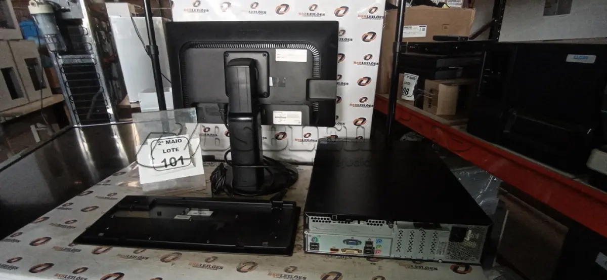 LOTE 101 - 01 CPU MARCA POSITIVO, 01 MONITOR MARCA POSITIVO E 01 TECLADO MARCA POSITIVO. (NO ESTADO) ATENÇÃO! FAZER A VISITAÇÃO ANTES DE ARREMATAR, NÃO SABEMOS SE FUNCIONA, LEILÃO NÃO TEM GARANTIA E NEM DEVOLUÇÃO, SUJEITO A POSSÍVEIS AVARIAS VISÍVEIS/OCULTAS E/OU AUSÊNCIA DE COMPONENTES.