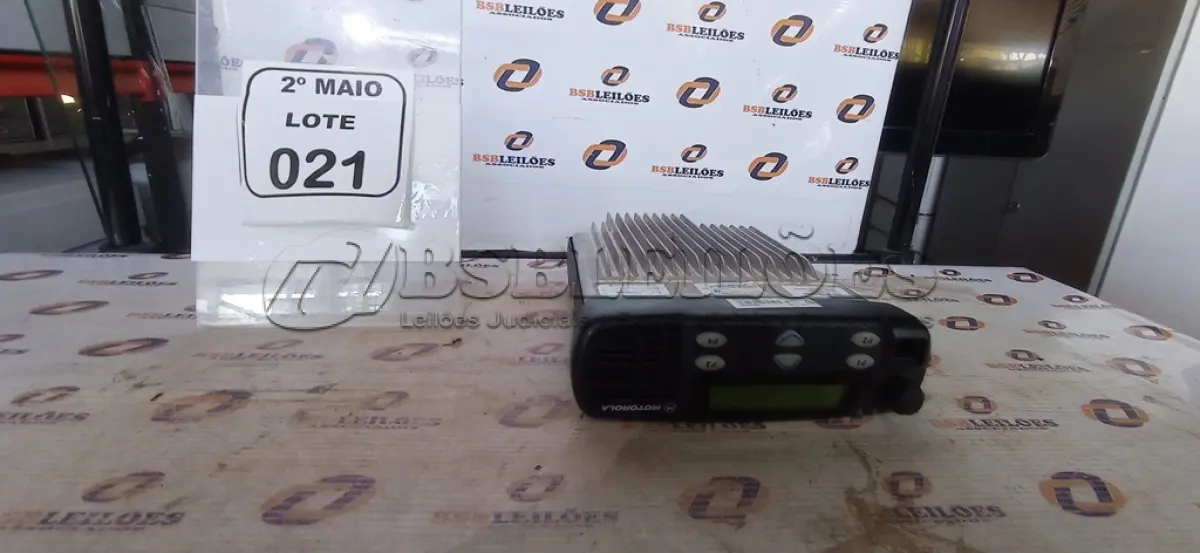 LOTE 021 - 01 RADIO MÓVEL PROFISSIONAL MODELO PRO5100 MARCA MOTOROLA. (NO ESTADO) ATENÇÃO! FAZER A VISITAÇÃO ANTES DE ARREMATAR, NÃO SABEMOS SE FUNCIONA, LEILÃO NÃO TEM GARANTIA E NEM DEVOLUÇÃO, SUJEITO A POSSÍVEIS AVARIAS VISÍVEIS/OCULTAS E/OU AUSÊNCIA DE COMPONENTES.