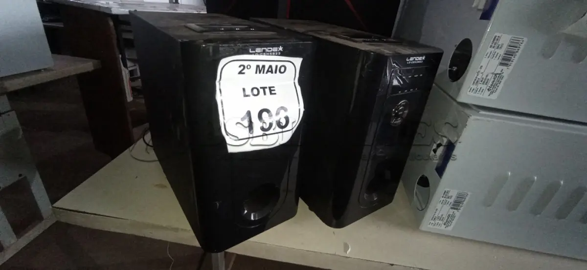 LOTE 196 - 02 SUBWOOFERS DE HOME THEATER MODELO LD-CSH5823 MARCA LENDEX. (NO ESTADO) ATENÇÃO! FAZER A VISITAÇÃO ANTES DE ARREMATAR, NÃO SABEMOS SE FUNCIONA, LEILÃO NÃO TEM GARANTIA E NEM DEVOLUÇÃO, SUJEITO A POSSÍVEIS AVARIAS VISÍVEIS/OCULTAS E/OU AUSÊNCIA DE COMPONENTES.