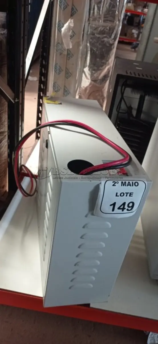LOTE 149 - 01 BANCO DE BATERIAS COM 04 BATERIAS. (NO ESTADO) ATENÇÃO! FAZER A VISITAÇÃO ANTES DE ARREMATAR, NÃO SABEMOS SE FUNCIONA, LEILÃO NÃO TEM GARANTIA E NEM DEVOLUÇÃO, SUJEITO A POSSÍVEIS AVARIAS VISÍVEIS/OCULTAS E/OU AUSÊNCIA DE COMPONENTES.