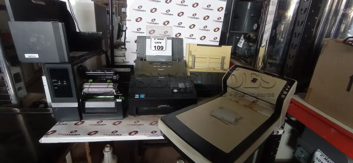 LOTE 109 - 04 SCANNERS DE MARCAS E MODELOS DIVERSOS E 01 IMPRESSORA DE ETIQUETA MARCA ELGIN. (NO ESTADO) ATENÇÃO! FAZER A VISITAÇÃO ANTES DE ARREMATAR, NÃO SABEMOS SE FUNCIONA, LEILÃO NÃO TEM GARANTIA E NEM DEVOLUÇÃO, SUJEITO A POSSÍVEIS AVARIAS VISÍVEIS/OCULTAS E/OU AUSÊNCIA DE COMPONENTES.