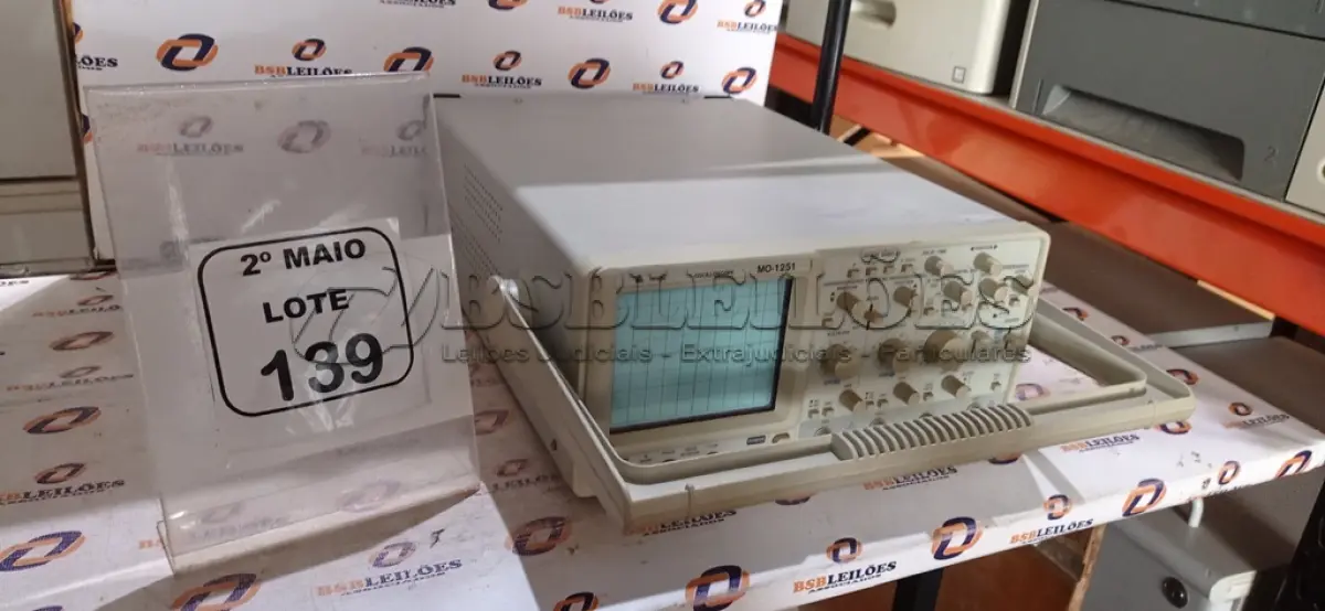 LOTE 139 - 01 OSCILOSCÓPIO MODELO MO-1251 MARCA MINIPA. (NO ESTADO) ATENÇÃO! FAZER A VISITAÇÃO ANTES DE ARREMATAR, NÃO SABEMOS SE FUNCIONA, LEILÃO NÃO TEM GARANTIA E NEM DEVOLUÇÃO, SUJEITO A POSSÍVEIS AVARIAS VISÍVEIS/OCULTAS E/OU AUSÊNCIA DE COMPONENTES.