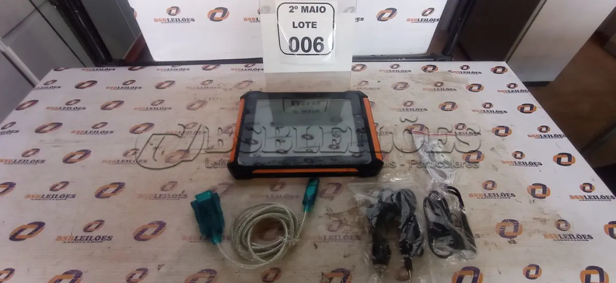 LOTE 006 - 01 TABLET MODELO QAV 801 8GB MARCA TABRA. (NO ESTADO) ATENÇÃO! FAZER A VISITAÇÃO ANTES DE ARREMATAR, NÃO SABEMOS SE FUNCIONA, LEILÃO NÃO TEM GARANTIA E NEM DEVOLUÇÃO, SUJEITO A POSSÍVEIS AVARIAS VISÍVEIS/OCULTAS E/OU AUSÊNCIA DE COMPONENTES.