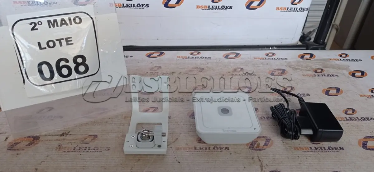 LOTE 068 - 01 CÂMERA NETWORK MARCA VIVOTEK. (NO ESTADO) ATENÇÃO! FAZER A VISITAÇÃO ANTES DE ARREMATAR, NÃO SABEMOS SE FUNCIONA, LEILÃO NÃO TEM GARANTIA E NEM DEVOLUÇÃO, SUJEITO A POSSÍVEIS AVARIAS VISÍVEIS/OCULTAS E/OU AUSÊNCIA DE COMPONENTES.