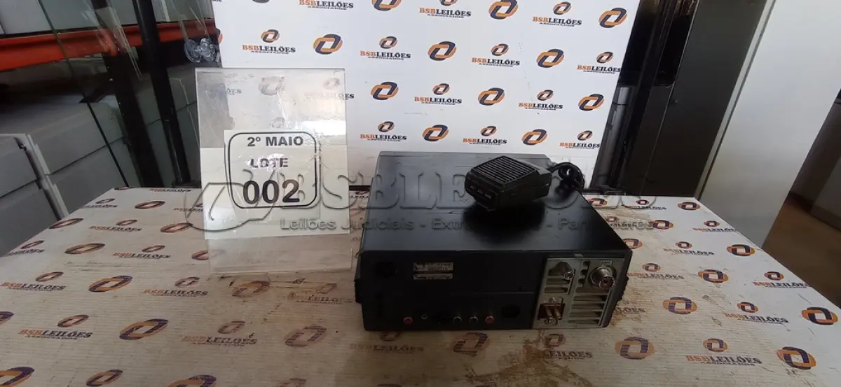 LOTE 002 - 01 RÁDIO TRANSCEPTOR HF MODELO FT-80C MARCA YAESU. (NO ESTADO) ATENÇÃO! FAZER A VISITAÇÃO ANTES DE ARREMATAR, NÃO SABEMOS SE FUNCIONA, LEILÃO NÃO TEM GARANTIA E NEM DEVOLUÇÃO, SUJEITO A POSSÍVEIS AVARIAS VISÍVEIS/OCULTAS E/OU AUSÊNCIA DE COMPONENTES.
