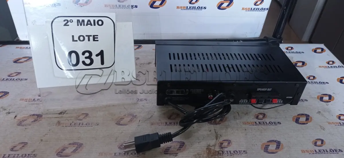 LOTE 031 - 01 RECEPTOR DE MICROFONE MODELO SLIM1000 MARCA FRAHM. (NO ESTADO) ATENÇÃO! FAZER A VISITAÇÃO ANTES DE ARREMATAR, NÃO SABEMOS SE FUNCIONA, LEILÃO NÃO TEM GARANTIA E NEM DEVOLUÇÃO, SUJEITO A POSSÍVEIS AVARIAS VISÍVEIS/OCULTAS E/OU AUSÊNCIA DE COMPONENTES.