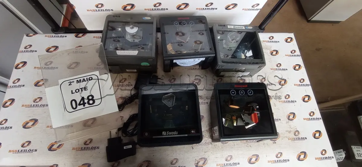 LOTE 048 - 05 LEITORAS DE CÓDIGO DE BARRAS MARCAS HONEYWELL SEM FONTE. (NO ESTADO) ATENÇÃO! FAZER A VISITAÇÃO ANTES DE ARREMATAR, NÃO SABEMOS SE FUNCIONA, LEILÃO NÃO TEM GARANTIA E NEM DEVOLUÇÃO, SUJEITO A POSSÍVEIS AVARIAS VISÍVEIS/OCULTAS E/OU AUSÊNCIA DE COMPONENTES.