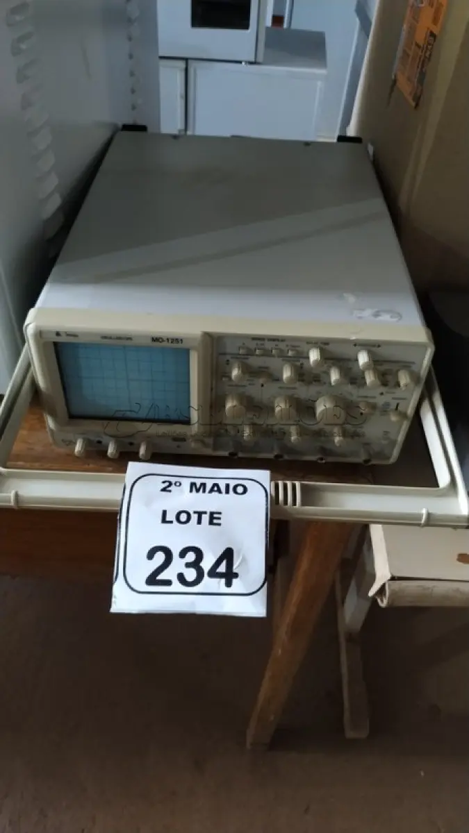 LOTE 234 - 01 OSCILOSCÓPIO MODELO MO-1251 MARCA MINIPA. (NO ESTADO) ATENÇÃO! FAZER A VISITAÇÃO ANTES DE ARREMATAR, NÃO SABEMOS SE FUNCIONA, LEILÃO NÃO TEM GARANTIA E NEM DEVOLUÇÃO, SUJEITO A POSSÍVEIS AVARIAS VISÍVEIS/OCULTAS E/OU AUSÊNCIA DE COMPONENTES.