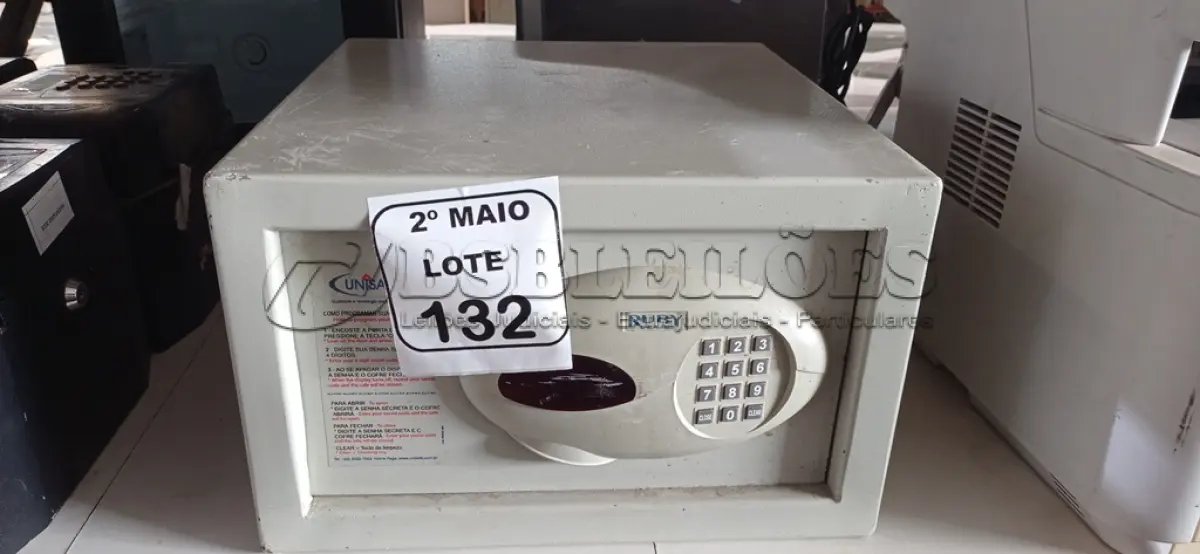 LOTE 132 - 01 COFRE DIGITAL. (NO ESTADO) ATENÇÃO! FAZER A VISITAÇÃO ANTES DE ARREMATAR, NÃO SABEMOS SE FUNCIONA, LEILÃO NÃO TEM GARANTIA E NEM DEVOLUÇÃO, SUJEITO A POSSÍVEIS AVARIAS VISÍVEIS/OCULTAS E/OU AUSÊNCIA DE COMPONENTES.