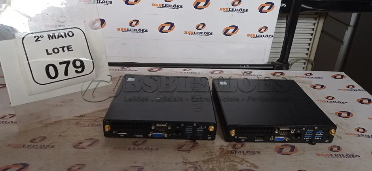 LOTE 079 - 02 MINIS PC SERIE ELITEDESK MARCA HP. (NO ESTADO) ATENÇÃO! FAZER A VISITAÇÃO ANTES DE ARREMATAR, NÃO SABEMOS SE FUNCIONA, LEILÃO NÃO TEM GARANTIA E NEM DEVOLUÇÃO, SUJEITO A POSSÍVEIS AVARIAS VISÍVEIS/OCULTAS E/OU AUSÊNCIA DE COMPONENTES.