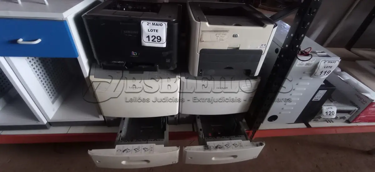 LOTE 129 - 04 IMPRESSORAS DE MARCAS E MODELOS DIVERSOS. (NO ESTADO) ATENÇÃO! FAZER A VISITAÇÃO ANTES DE ARREMATAR, NÃO SABEMOS SE FUNCIONA, LEILÃO NÃO TEM GARANTIA E NEM DEVOLUÇÃO, SUJEITO A POSSÍVEIS AVARIAS VISÍVEIS/OCULTAS E/OU AUSÊNCIA DE COMPONENTES.
