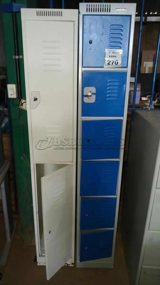 LOTE 270 - 01 ARMÁRIO DE FERRO ESTREITO COM 05 PORTAS E 01 01 ARMÁRIO ROUPEIRO DE FERRO ESTREITO DE 1,80X0,31. (NO ESTADO) ATENÇÃO! FAZER A VISITAÇÃO ANTES DE ARREMATAR, NÃO SABEMOS SE FUNCIONA, LEILÃO NÃO TEM GARANTIA E NEM DEVOLUÇÃO, SUJEITO A POSSÍVEIS AVARIAS VISÍVEIS/OCULTAS E/OU AUSÊNCIA DE COMPONENTES.
